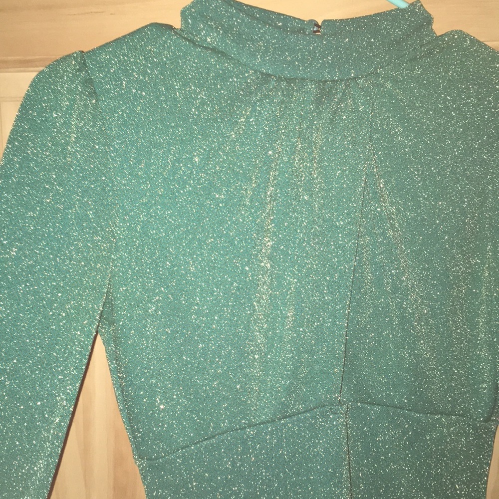 1960’s inspired mock neck pleated mini